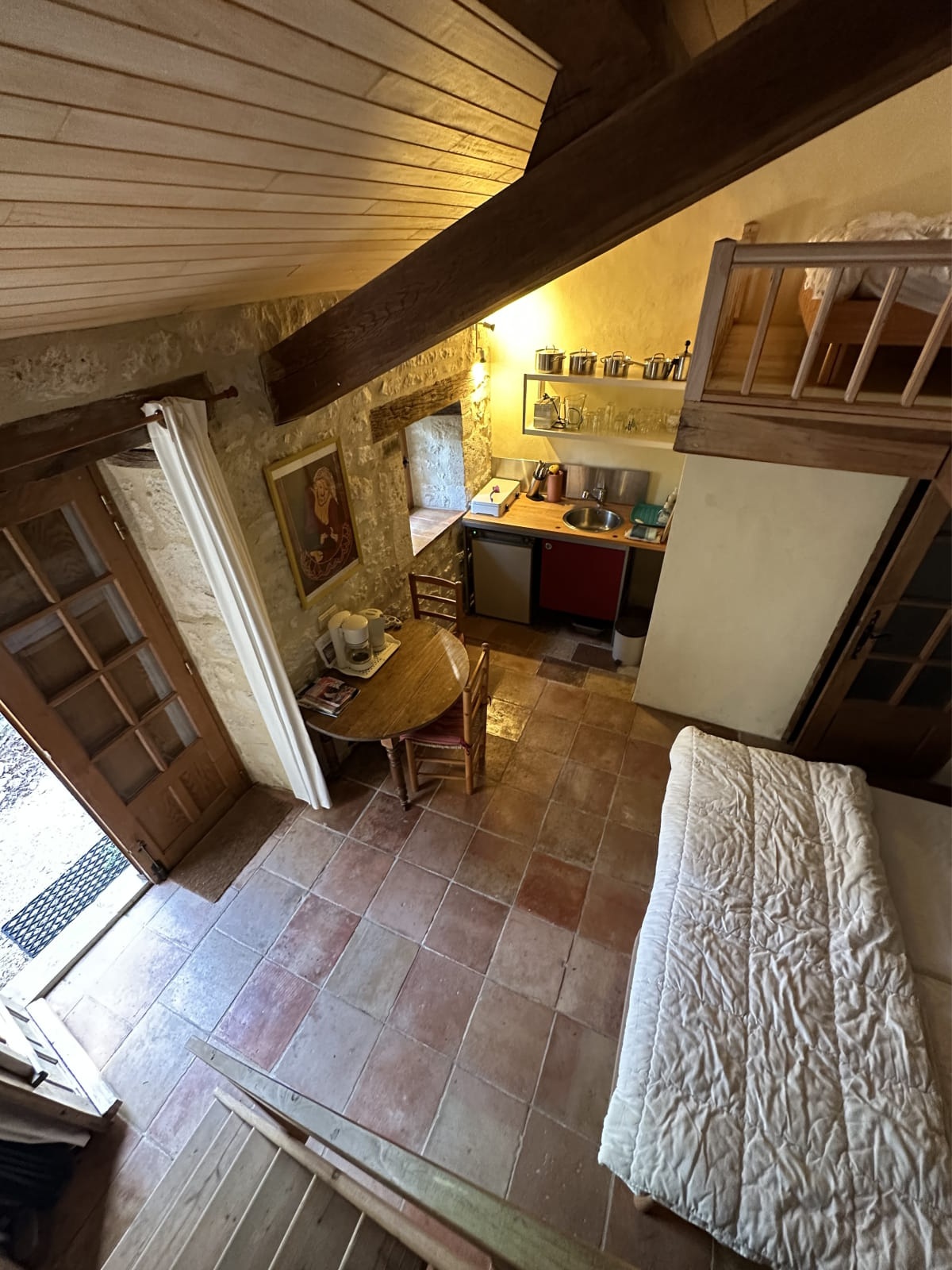 Lavende & Oleander + Place Rouge, Pern - photo 6