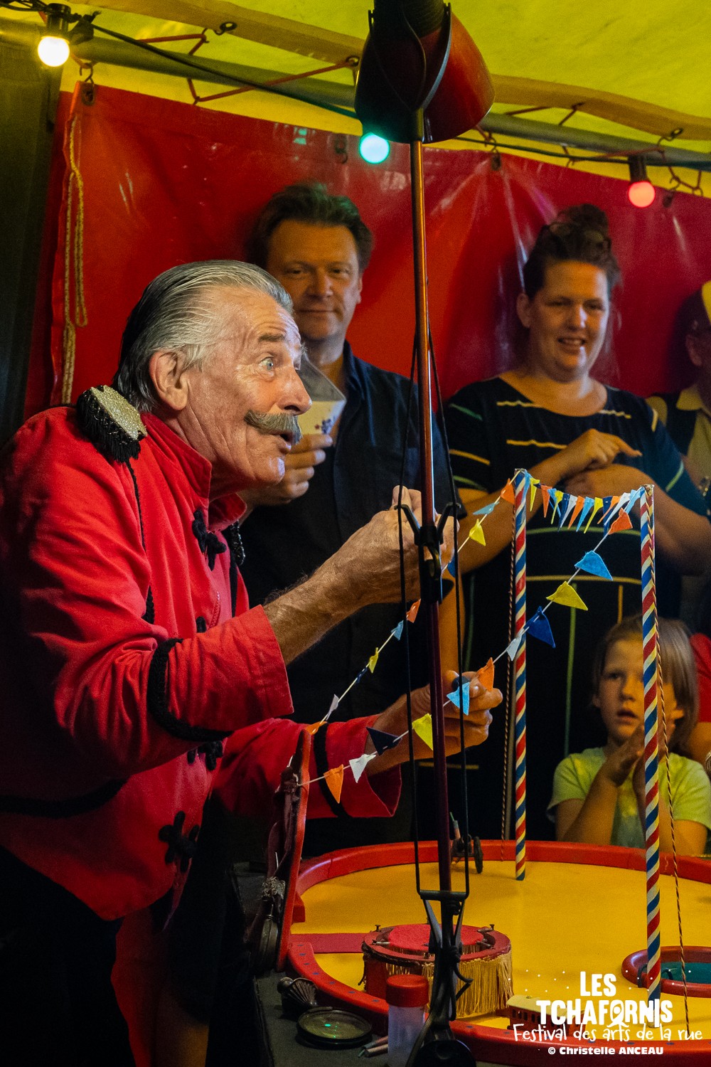 Marché gourmand Clérimontien et spectacle "Le Cirque des Puces Savantes" à Montcléra