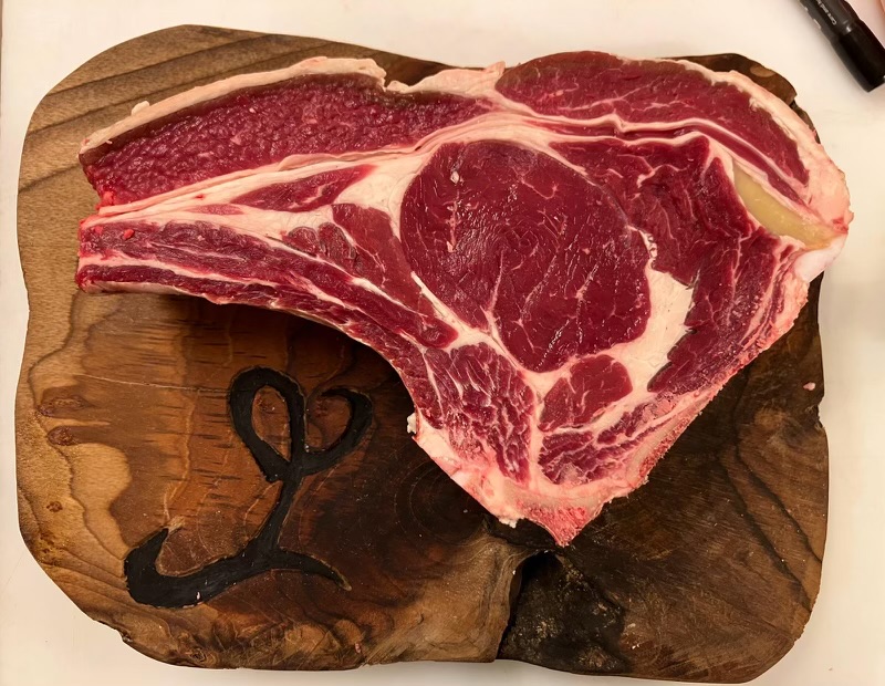La côte de boeud Aberdeen Angus de la ferme de Lestrou