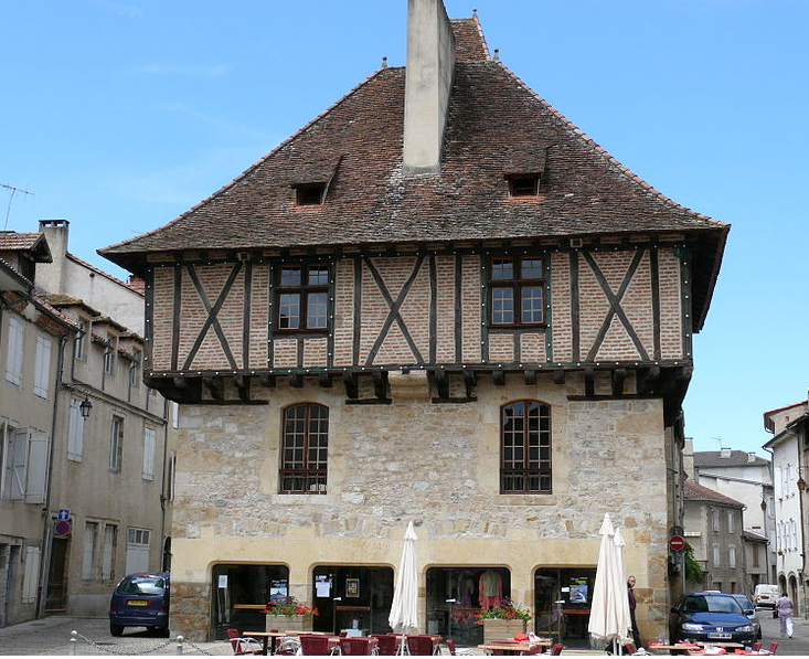 Maison des Consuls et église des Récollets