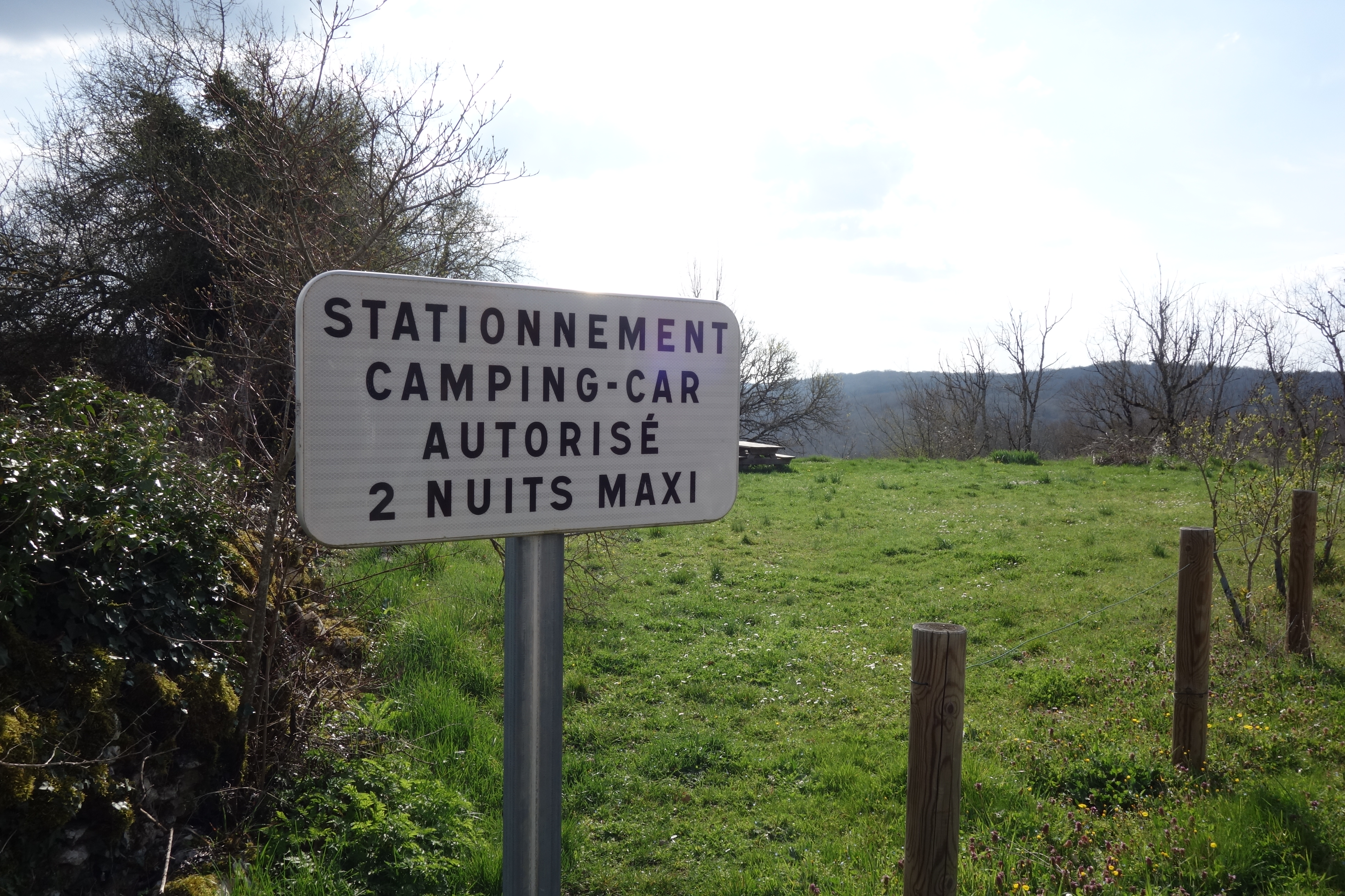 Aire de stationnement pour Camping Car à Orniac