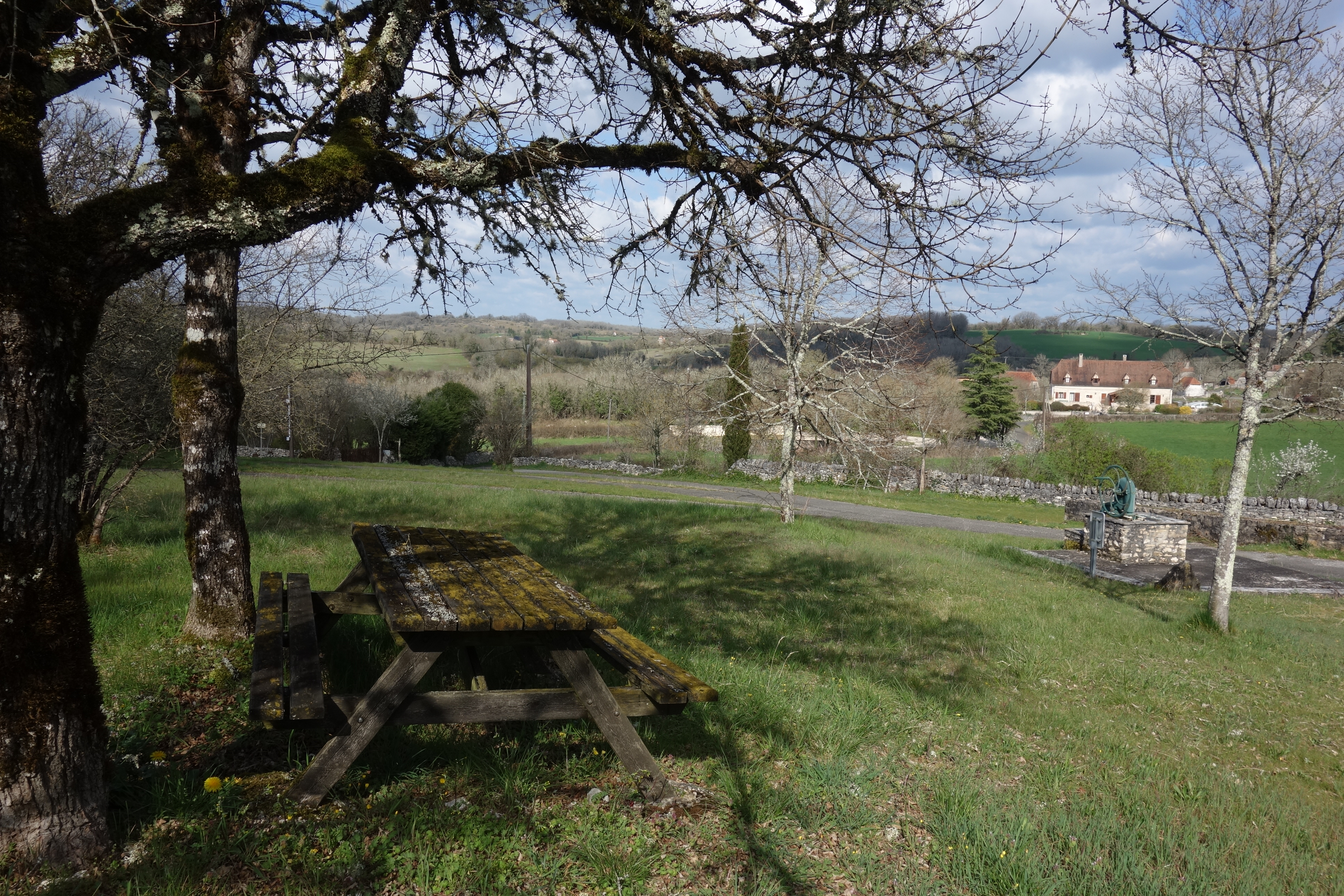 Aire de pique-nique à Orniac — photo 2