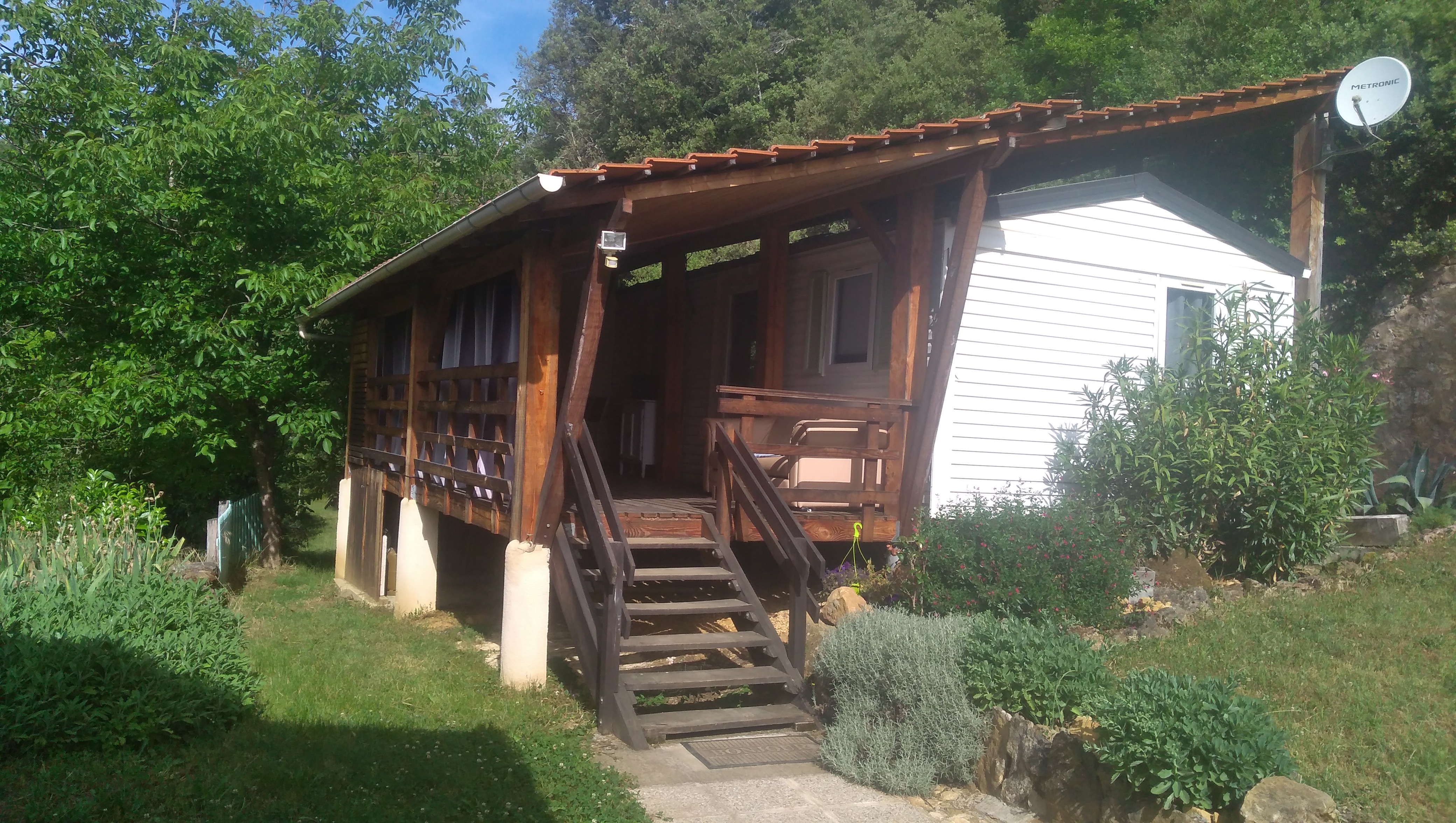 Mobil-home de la grotte de Roquedeval