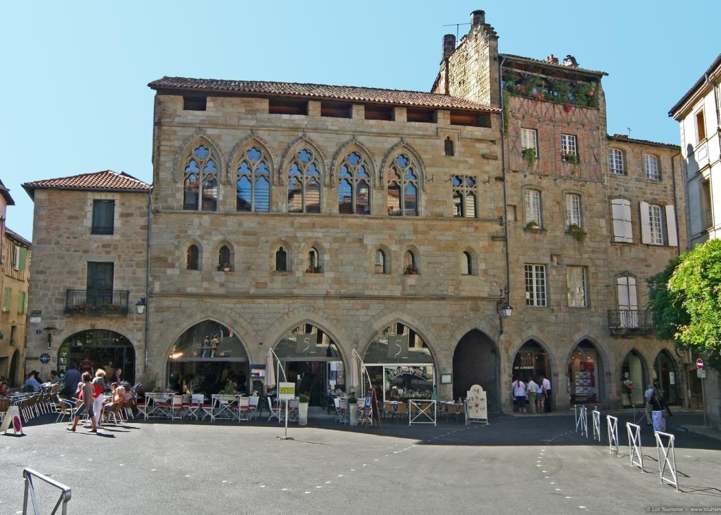 Figeac - Place Champollion - Lot Tourisme - OT Figeac-P. Letraublon 