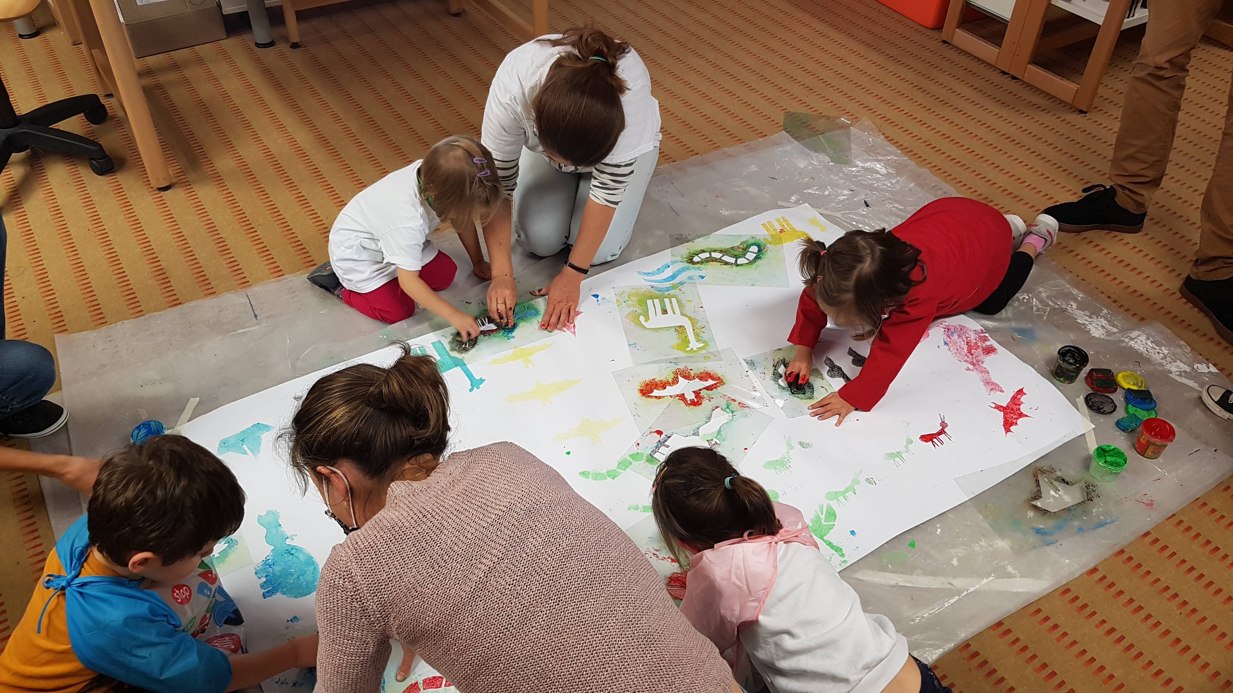 Atelier enfant "Raconte moi un tableau" de l'exposition "La tendresse des murs" à Frayssinet-le-Gélat