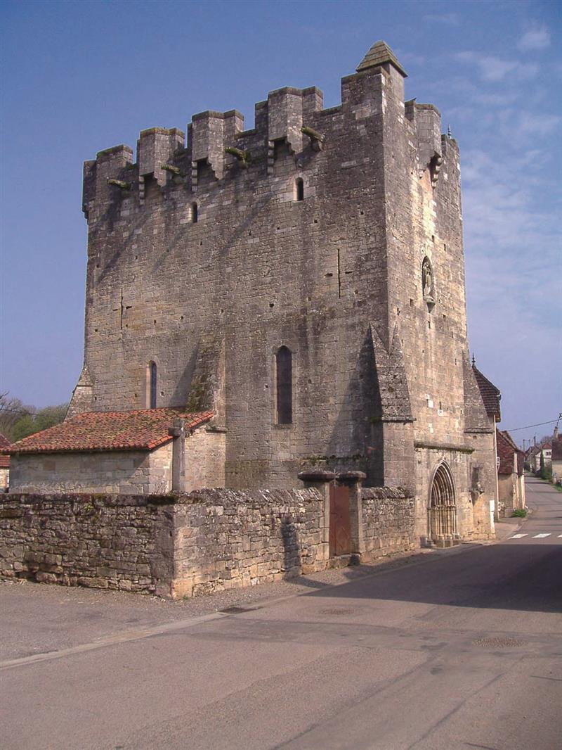 Rudelle, église fortifiée