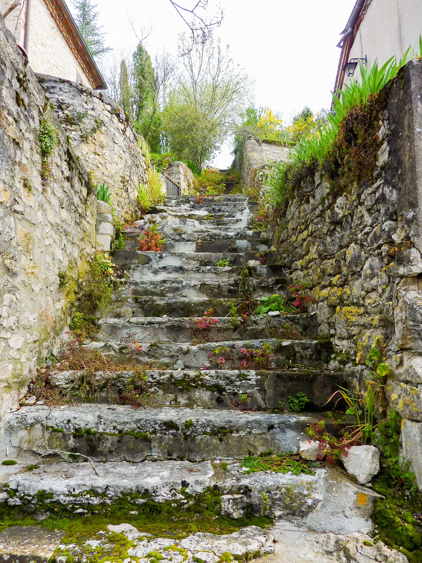 Saint-Sozy - Escaliers taillés dans la pierre © Lot Tourisme - C. Sanchez