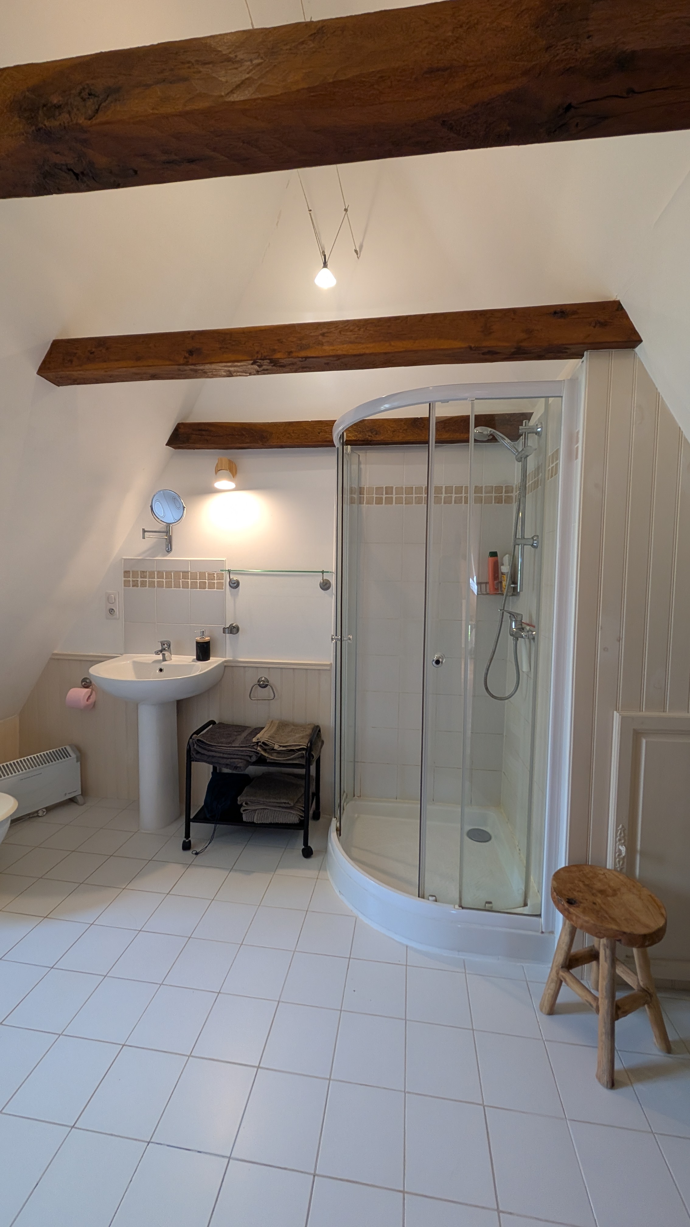 Salle de bain wc à l'étage