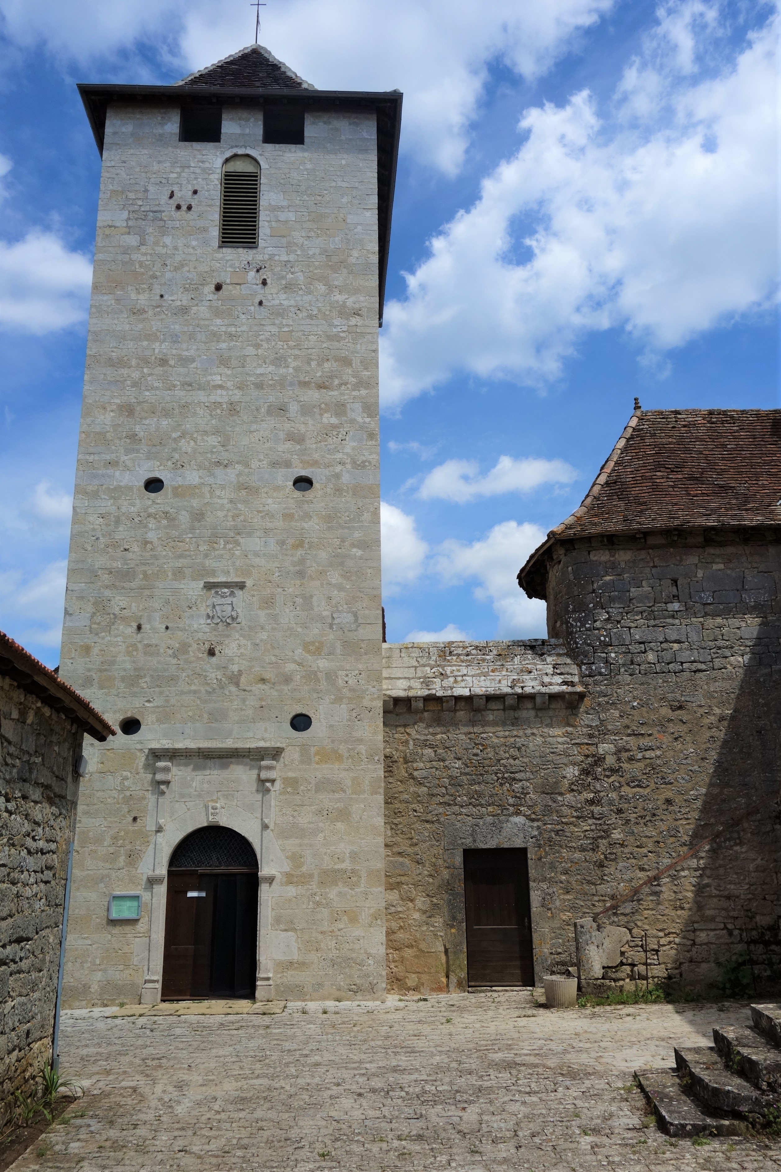 Aire de pique-nique à Soulomès, côté église