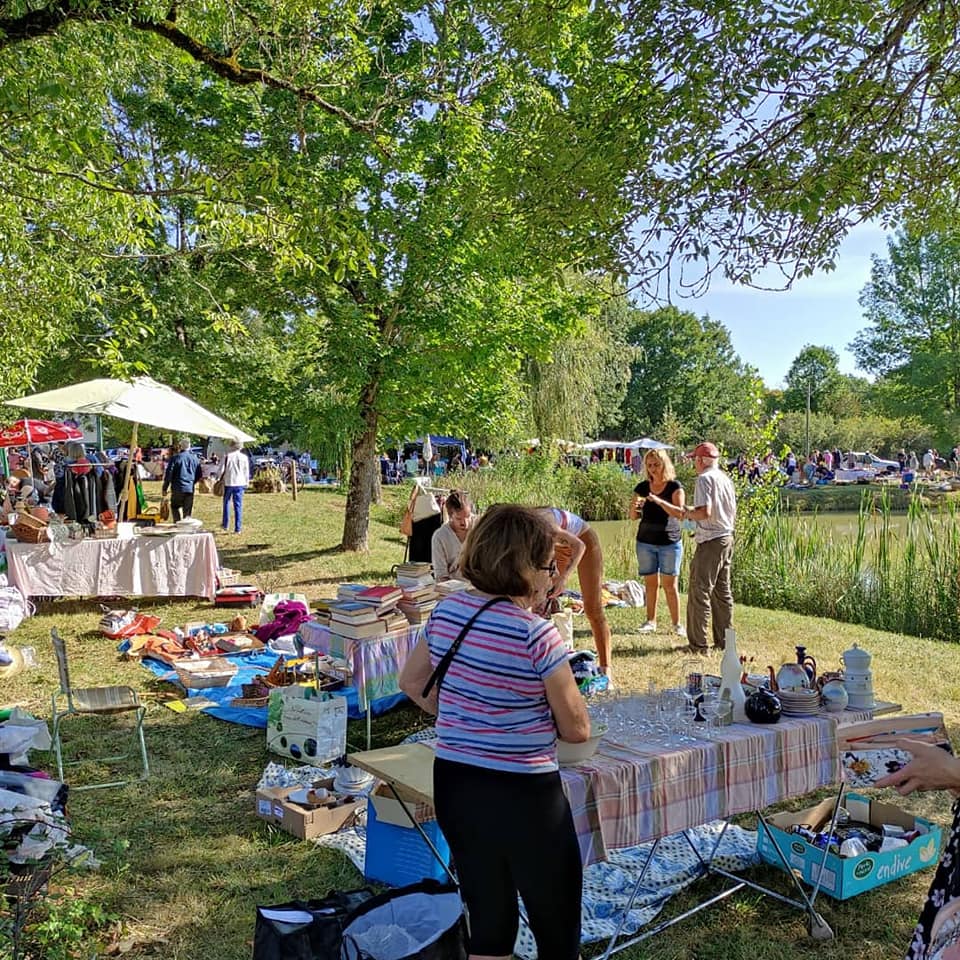 Vide-Grenier au Lac de Marcenac