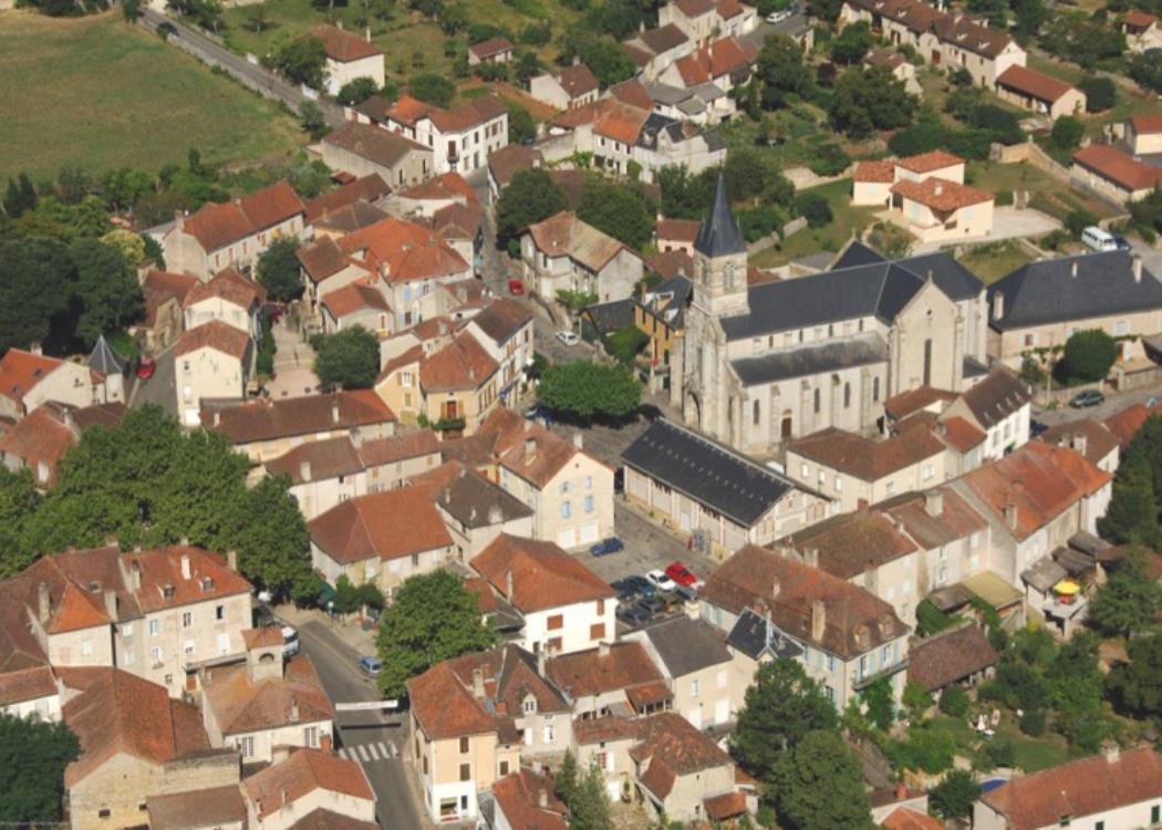 Vue aérienne de Limogne en Quercy