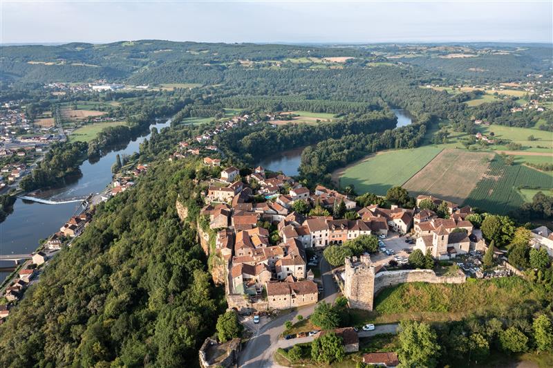 Vue drone de Capdenac-le-Haut © Cyril Novello - Lot Tourisme 210721-080955