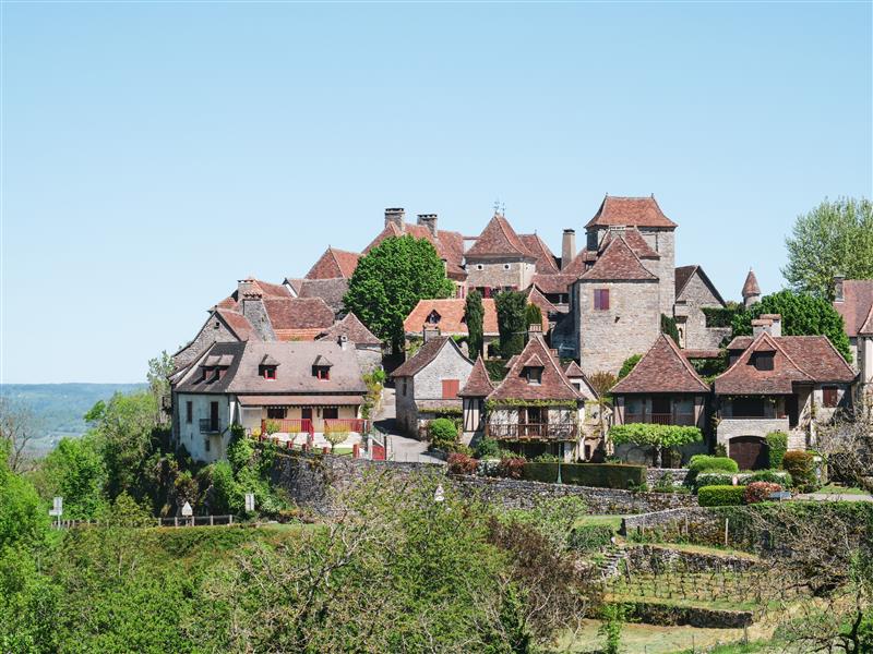 Vue-village-Loubressac-paysage
