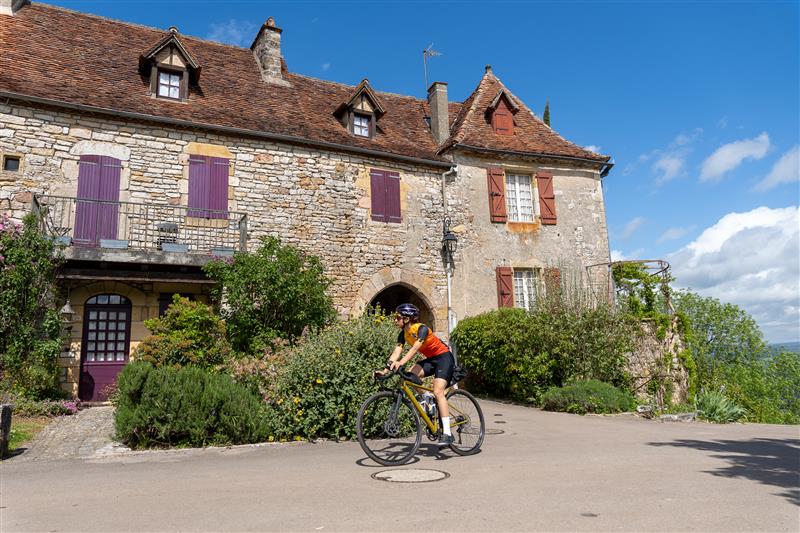 Cycliste à Loubressac