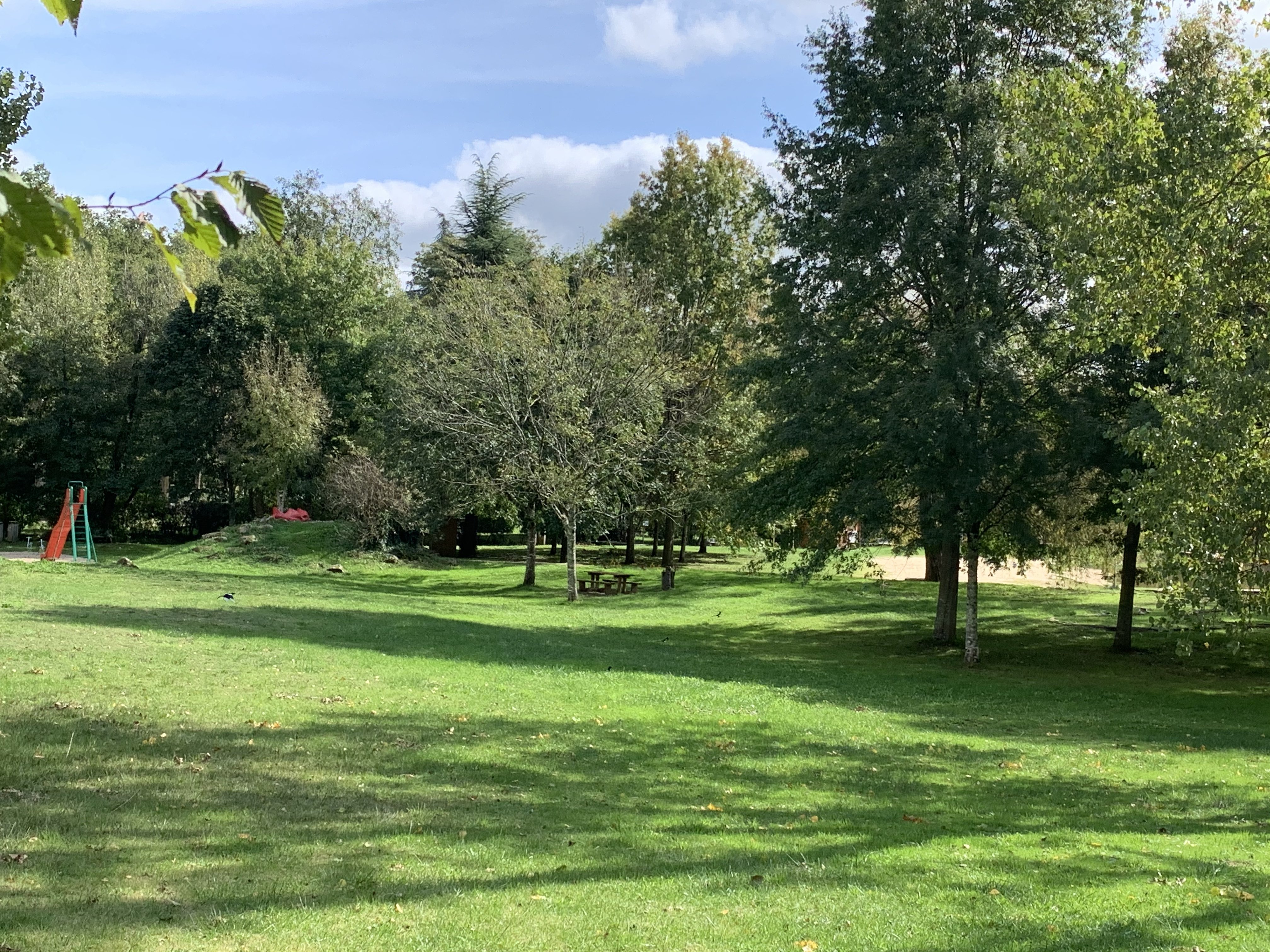 Aire de pique nique et base de loisirs de cazals