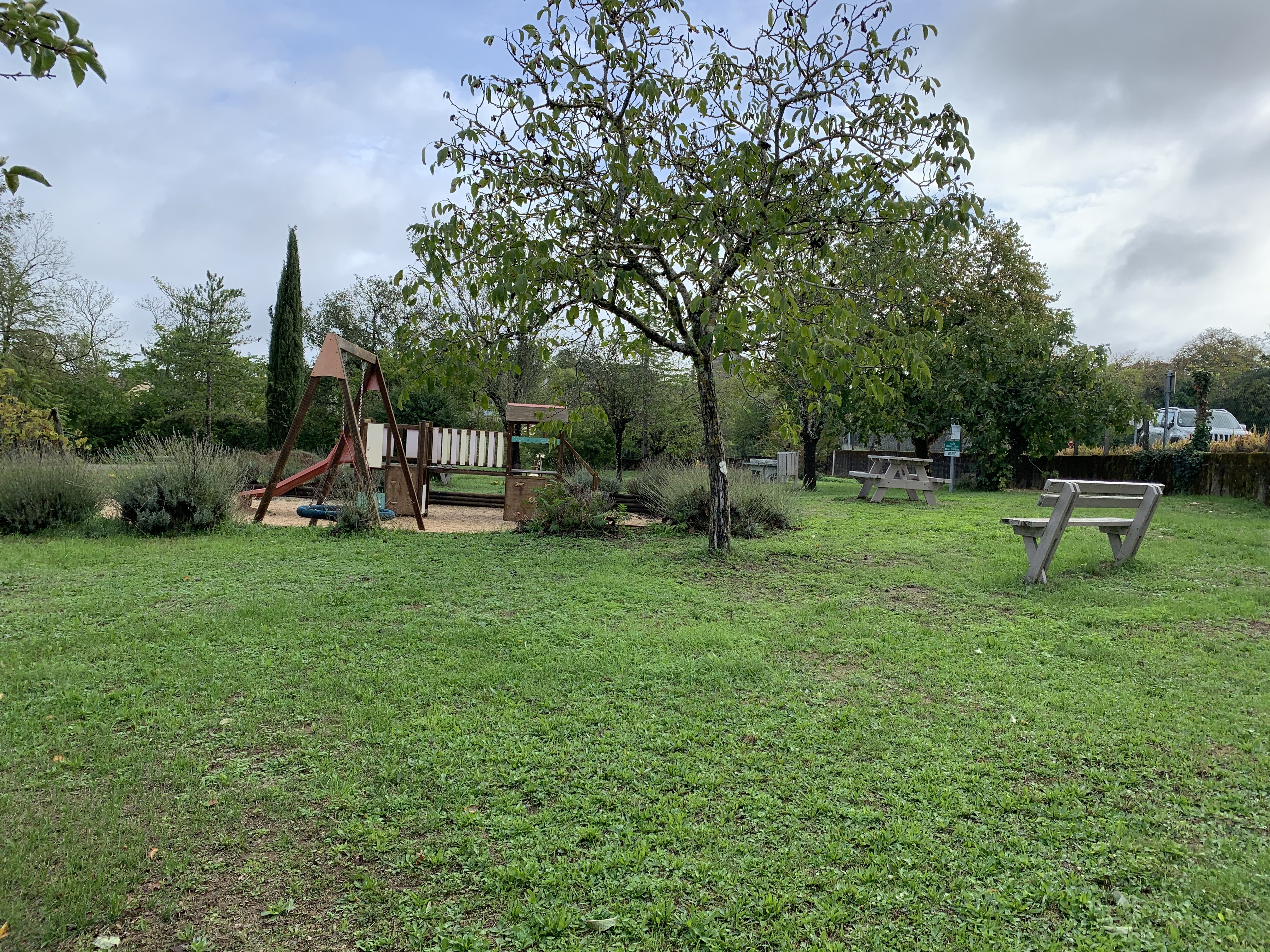 Aires de jeux et de pique nique du Montat, Le Montat - photo 4