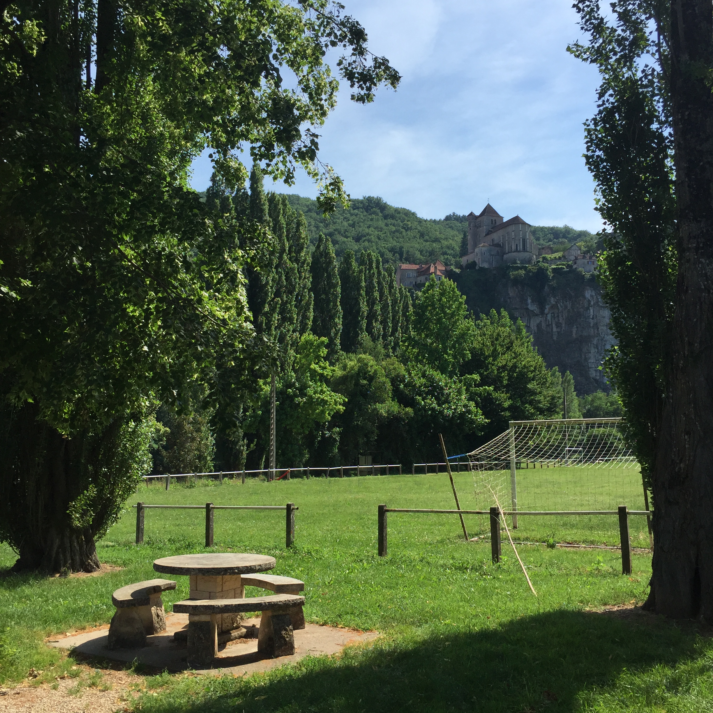 Aire de Pique Nique du Stade de Tour de Faure