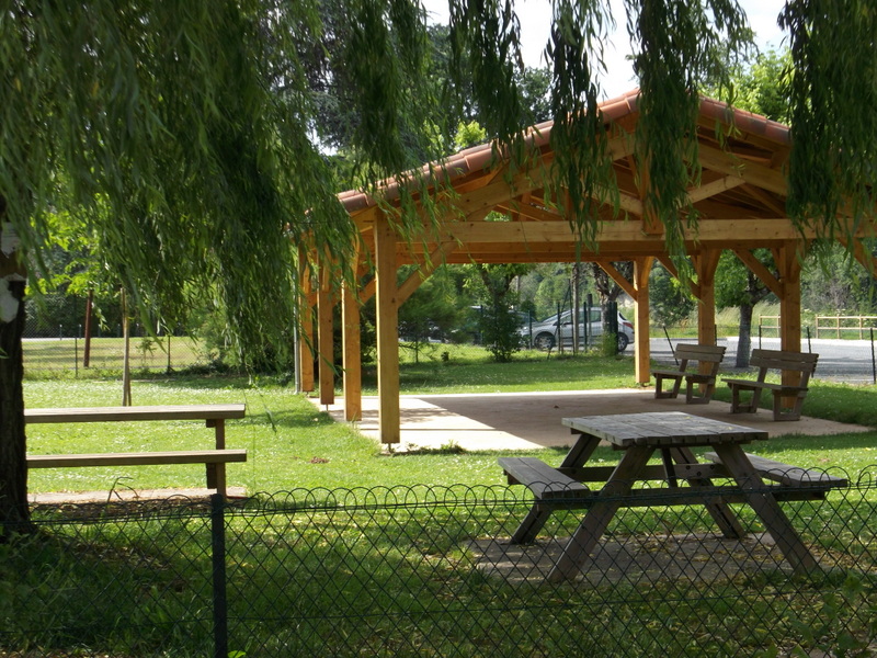 Aire de jeux et de pique-nique de Puy-l'Evêque