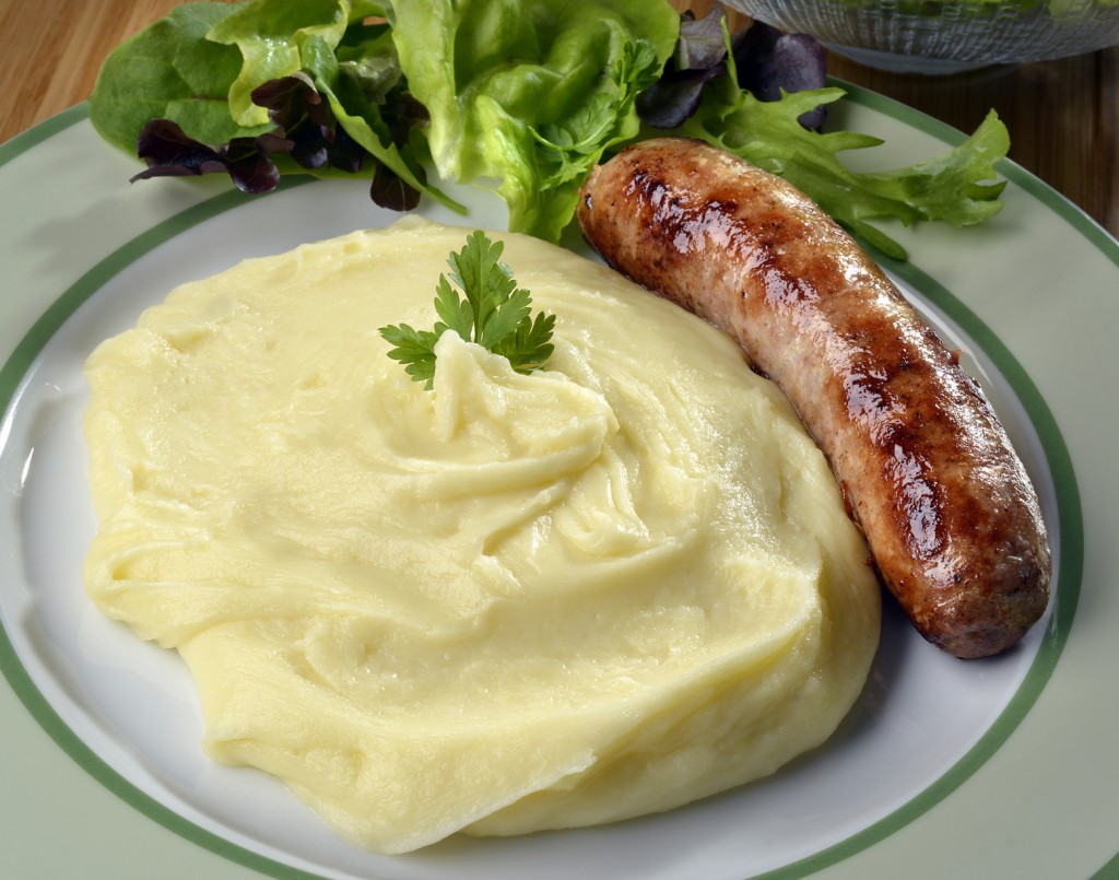 Repas aligot-saucisse à Dégagnac