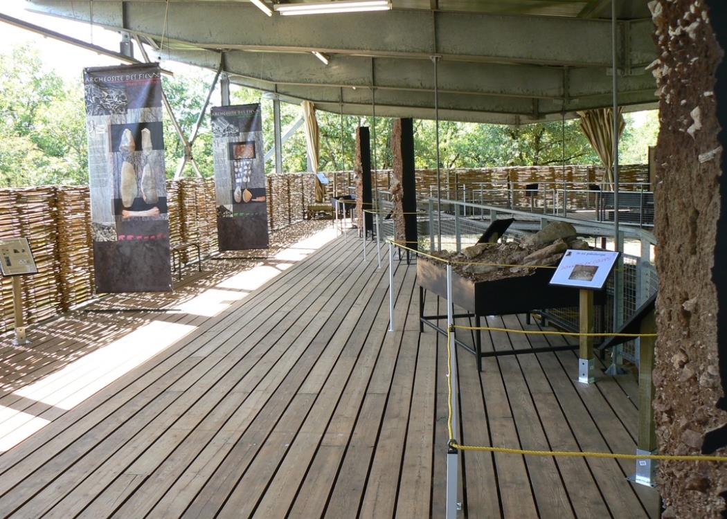 Archéosite des fieux - déambulatoire site archéologique