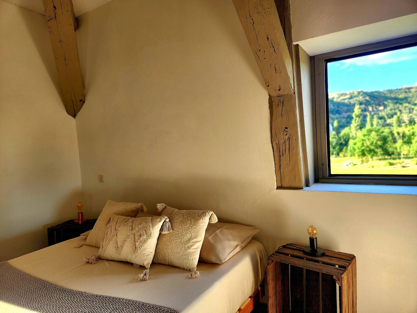 Logis d'Astran, Cénevières - photo 3