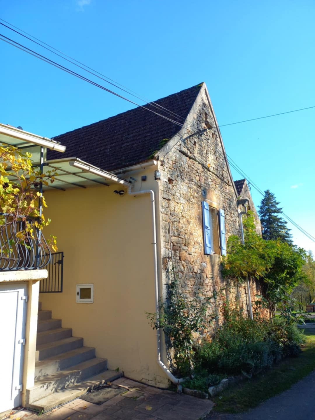 Petite Maison avec glycine, Montcléra - photo 3