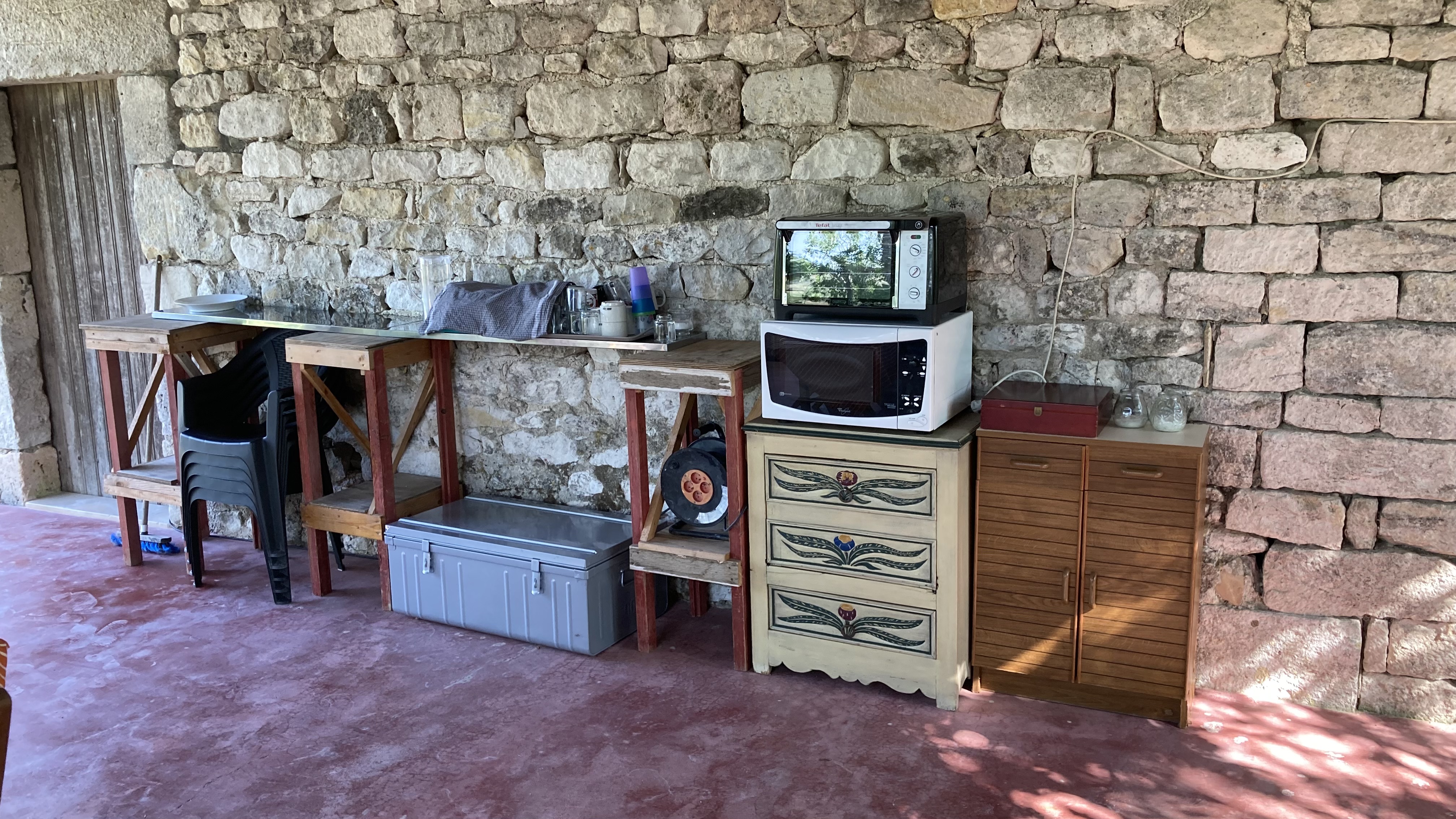 Lavende & Oleander + Place Rouge, Pern - photo 12