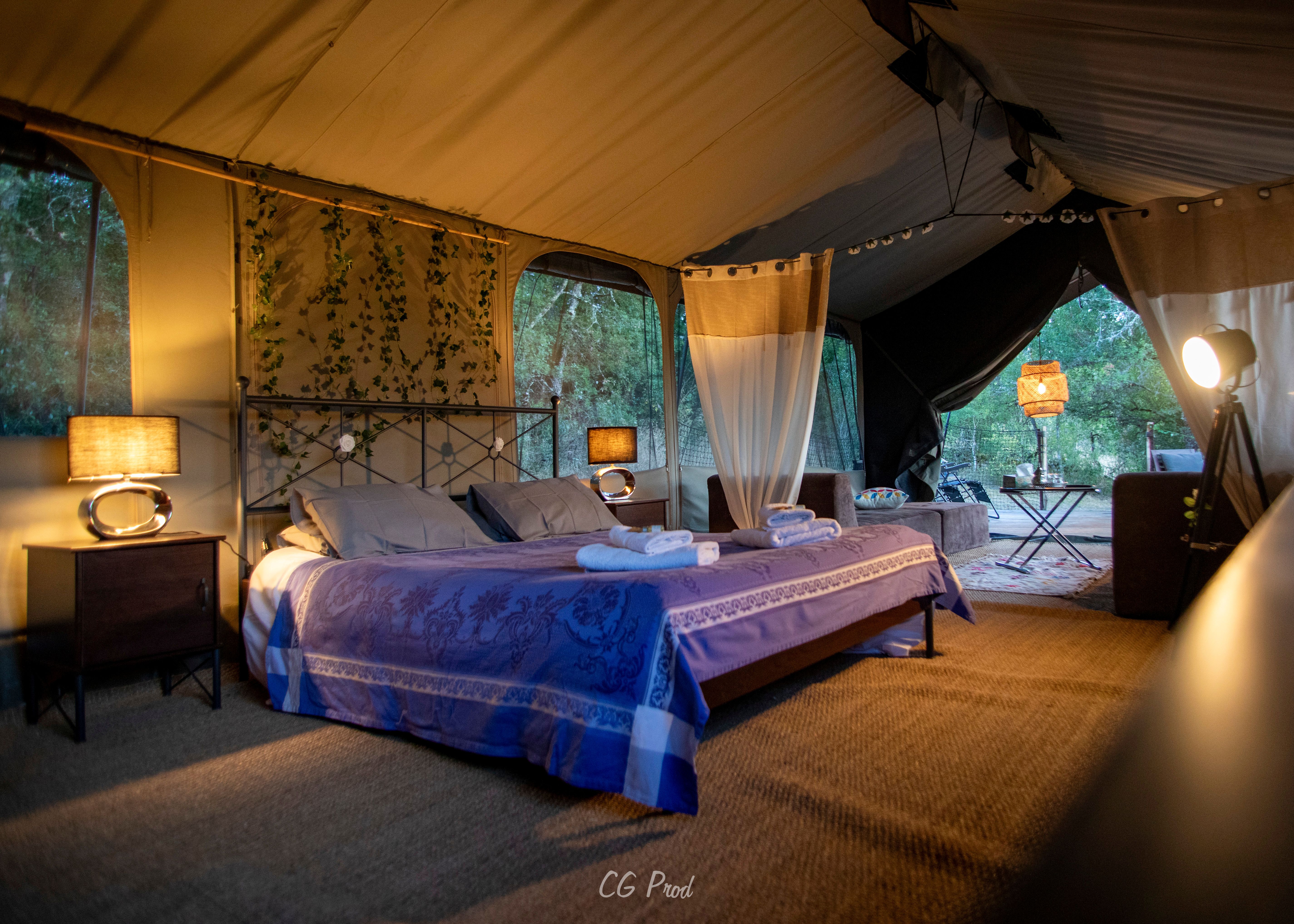 Aux Lodges du Mas de Nadal : Lodge Safari Suite pour 2 personnes avec Jacuzzi, Sauliac-sur-Célé - photo 9