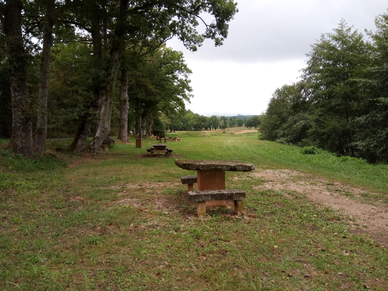 Aire de Pique-Nique - photo 2